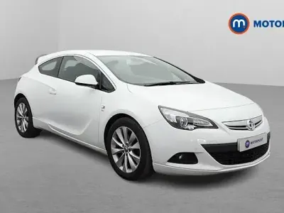 Used Vauxhall Astra GTC SRi 136 HP (100 kW) 2017 White Coupe