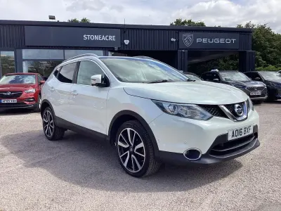 Used Nissan Qashqai Tekna 110 HP (80 kW) 2016 White SUV