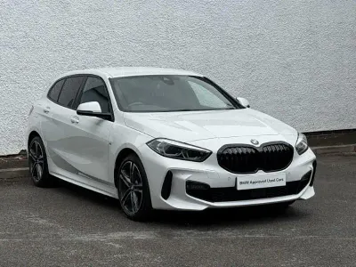 Używany BMW 118 M Sport 134 KM (98 kW) 2023 Biały Hatchback