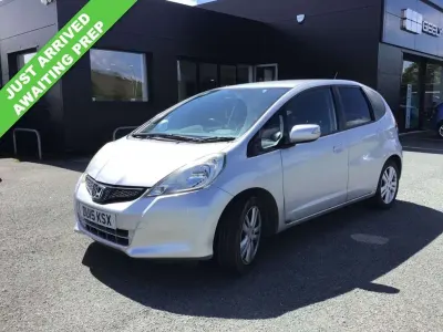 Used Honda Jazz ES 99 HP (72 kW) 2015 Silver Hatchback