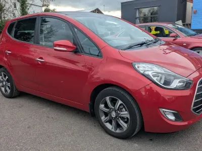 Usado Hyundai ix20 Premium 125 HP (91 kW) 2016 Vermelho Citadino