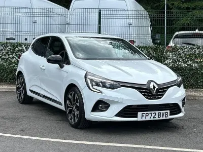 Used Renault Clio Techno 145 HP (106 kW) 2022 White Hatchback