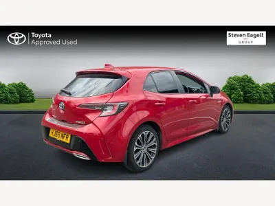 Used Toyota Corolla Design 184 HP (135 kW) 2019 Red Hatchback