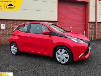 Usado Toyota Aygo X-play 69 CV (50 kW) 2018 Utilitario