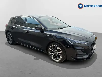 Second-hand Ford Focus ST-Line X 125 CP (91 kW) 2024 Negru Hatchback