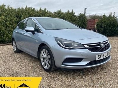 Used Vauxhall Astra 100 HP (73 kW) 2016 Silver Hatchback