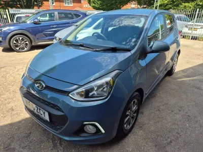 Used Hyundai i10 Premium 83 HP (61 kW) 2016 Blue Hatchback