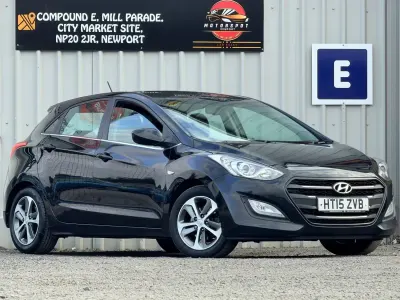Begagnad Hyundai i30 SE 2015 Svart Halvkombi