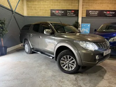 Used Mitsubishi L200 2016 Green Pickup