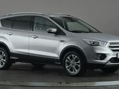 Käytetty Ford Kuga Titanium 120 HP (88 kW) 2018 Hopea Katumaasturi