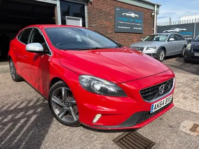 Used Volvo V40 R-Design 190 HP (139 kW) 2014 Red Hatchback