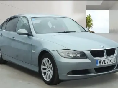 Begagnad BMW 318 2007 Grön Sedan
