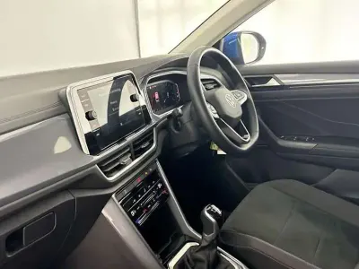 Used VW T-Roc Style 150 HP (110 kW) 2025 Blue SUV