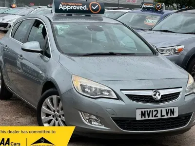 Used Vauxhall Astra Elite 115 HP (84 kW) 2012 Silver Hatchback