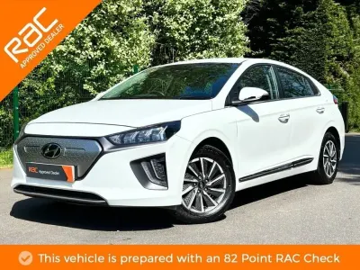 Begagnad Hyundai Ioniq Premium 100 kW (136 HK) 2023 Vit Halvkombi