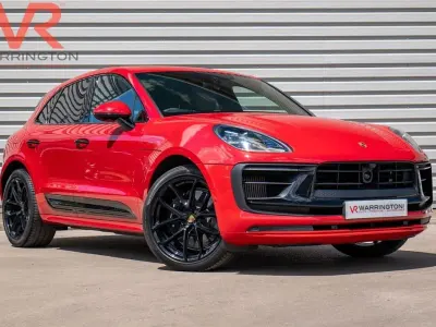 Used Porsche Macan 440 HP (323 kW) 2022 Red SUV