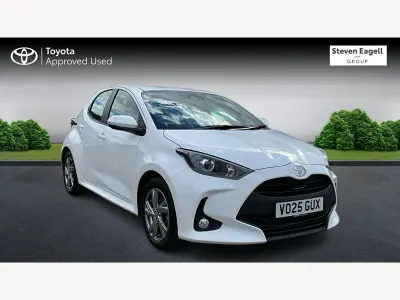 Used Toyota Yaris Hybrid 2025 White Hatchback