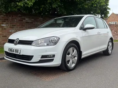 Usado VW Golf VII Match 122 HP (89 kW) 2014 Branco Citadino