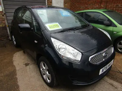 Second-hand Kia Venga 125 CP (91 kW) 2011 Negru Hatchback