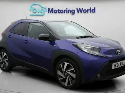 Używany Toyota Aygo X 72 KM (52 kW) 2024 Niebieski SUV