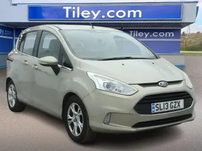Usado Ford B-MAX Zetec 100 HP (73 kW) 2013 Prateado Monovolume