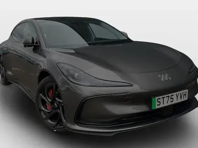Begagnad MG IM5 Performance 553 kW (752 HK) 2025 Silver Halvkombi