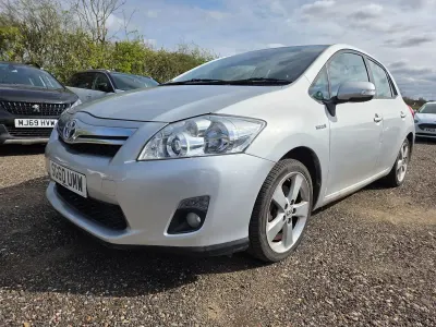 Używany Toyota Auris Hybrid 2010 Srebrny Hatchback