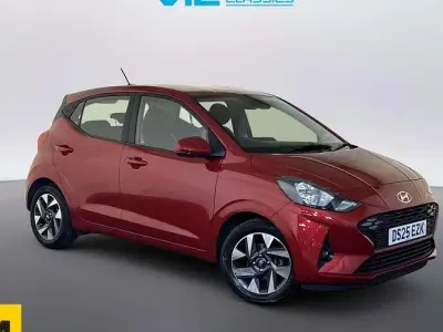 Used Hyundai i10 Advanced 63 HP (46 kW) 2025 Red Hatchback