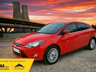 Usado Ford Focus Zetec 2014 Rojo Utilitario