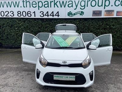 Used Kia Picanto Play 84 HP (61 kW) 2019 White Hatchback