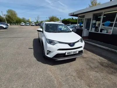 Begagnad Toyota RAV4 Business Edition 197 HK (144 kW) 2017 Vit SUV