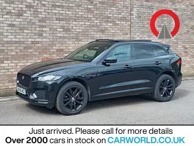 Begagnad Jaguar F-Pace Chequered Flag 180 HK (132 kW) 2020 Svart SUV