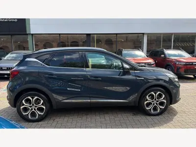 Second-hand Renault Captur Techno 160 CP (117 kW) 2023 Albastru SUV