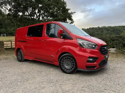 Used Ford Transit Custom Limited 170 HP (125 kW) 2022 Red Van