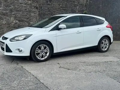 Used Ford Focus Titanium 125 HP (91 kW) 2014 White Hatchback