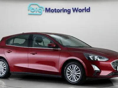 Used Ford Focus Titanium 125 HP (91 kW) 2020 Red Hatchback