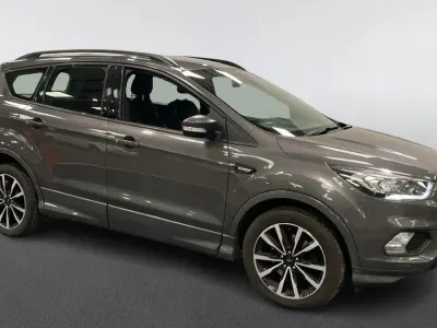 Usado Ford Kuga ST-Line 120 CV (88 kW) 2018 Gris SUV