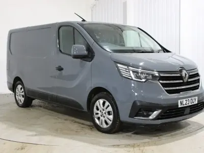 Begagnad Renault Trafic 2023 Grå