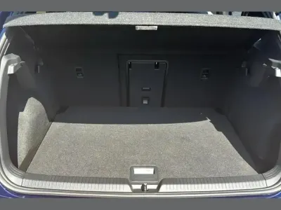 Used VW Golf VIII R-line 147 HP (108 kW) 2024 Blue Hatchback