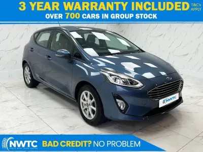 Käytetty Ford Fiesta Zetec 85 HP (62 kW) 2019 Sininen Viistoperä