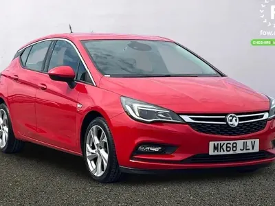 Used Vauxhall Astra SRi 105 HP (77 kW) 2018 Red Hatchback