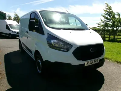 Used Ford Transit Custom 105 HP (77 kW) 2019 White Van