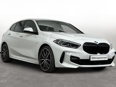 Usado BMW 118 M Sport 134 HP (98 kW) 2023 Branco Citadino