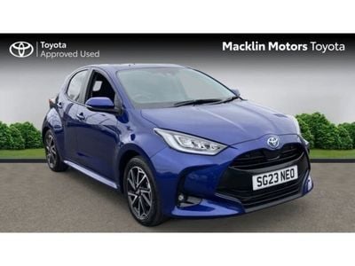 Used Toyota Yaris Hybrid Design 116 HP (85 kW) 2023 Galactic blue (metallic paint) Hatchback