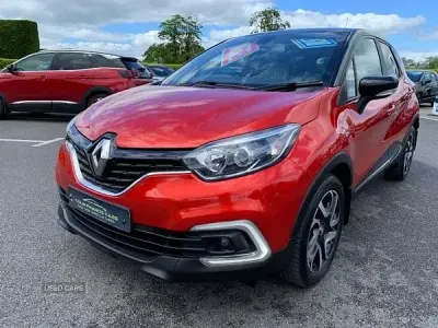 Used Renault Captur Iconic 2018 Red/black SUV