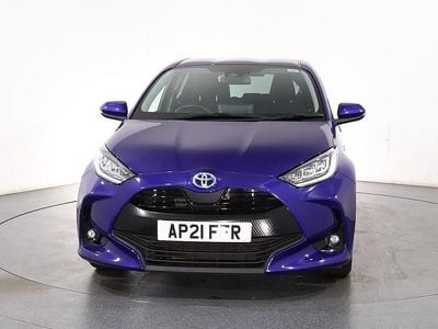 Używany Toyota Yaris Hybrid Design 2021 Niebieski Hatchback