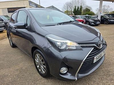 Used Toyota Yaris 99 HP (72 kW) 2016 Grey Hatchback