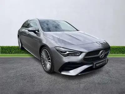 Usado Mercedes CLA220 AMG Line Premium 2025 Cinzento Sedan