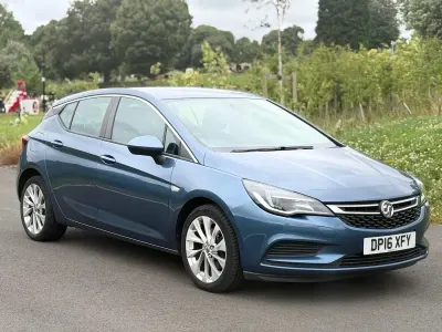 Used Vauxhall Astra 110 HP (80 kW) 2016 Blue Hatchback