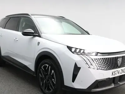 Second-hand Peugeot 5008 GT 136 CP (100 kW) 2024 Alb Monovolum
